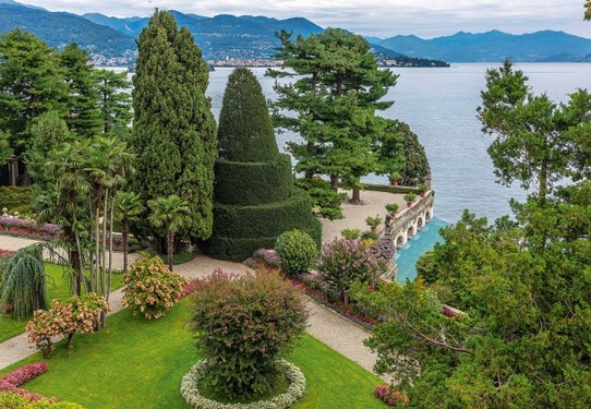 11.-I-Giardini-delle-Isole-Borromee-Isola-Bella-Veduta-del-lato-orientale-del-giardino-foto-di-Dario-Fusaro-650x450.jpg